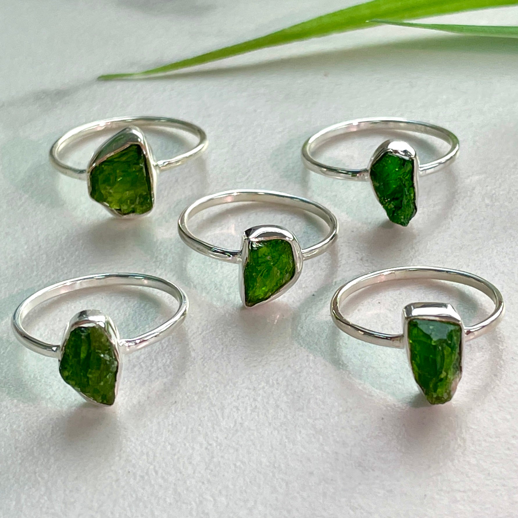 Diopside - Rough - St.Silver Ring Diopside - Rough - St.Silver Ring
